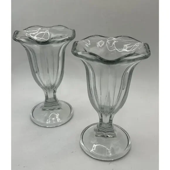 Set of 2 new vintage glass ice cream sundae glasses 6” Tall - Picture 3 of 6